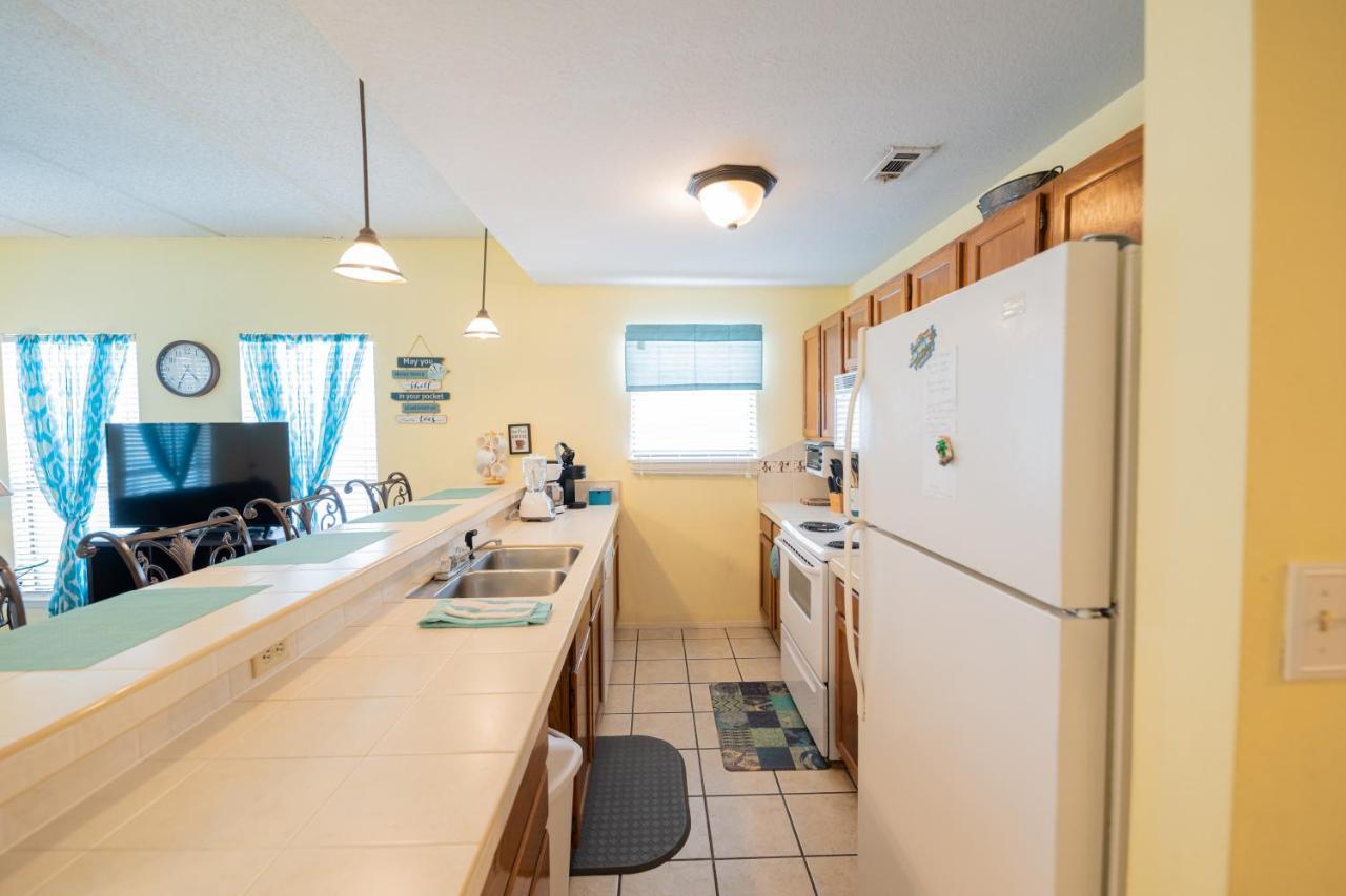 Affordable Spi Family Condo - Walking Distance To The Beach, Sleeps 6, Third Floor, 2025 Traveler Award サウス・パドリー・アイランド エクステリア 写真
